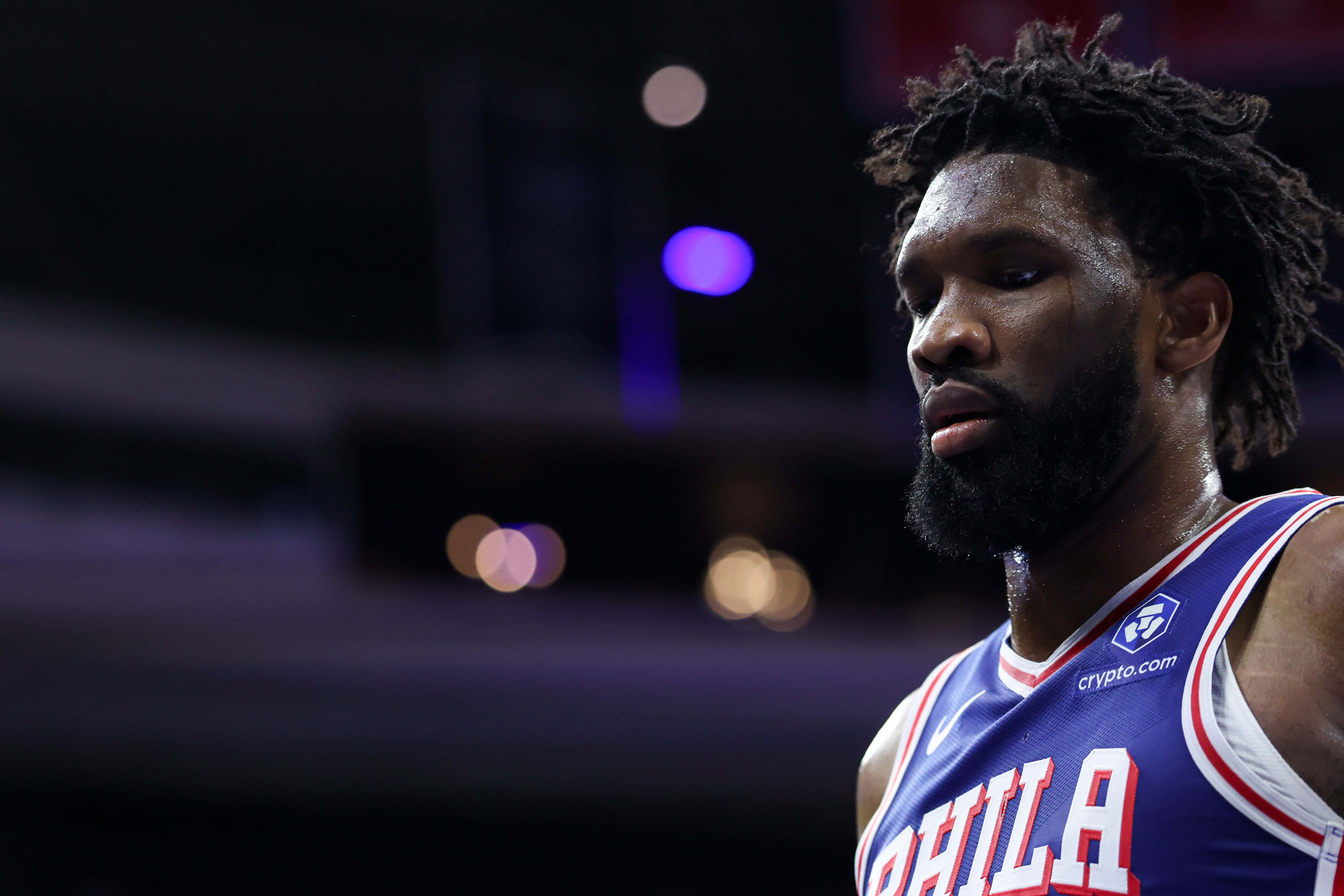 开云-本赛季场均23.4分6.9板！明日76人主场迎战奇才 恩比德出战成疑