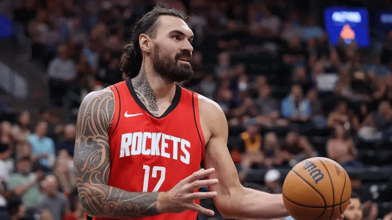 开云体育官网-亚当斯全场出战18分钟，5中2得到4分7篮板1助攻2抢断